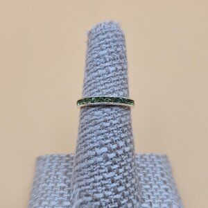 Size 6.25 Sterling Silver Green Crystal Channel Band Ring A5164